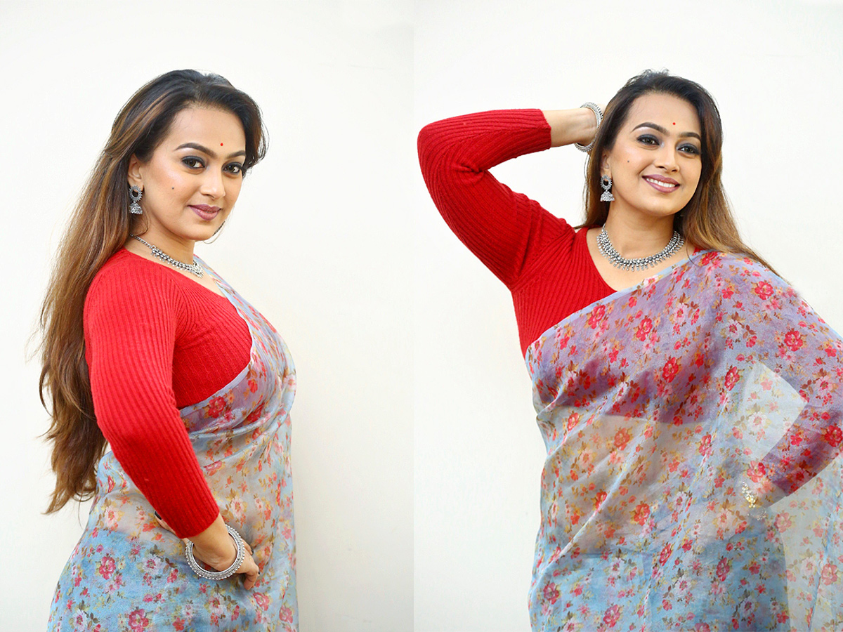 Ester Valerie Noronha Latest Photos - Sakshi1