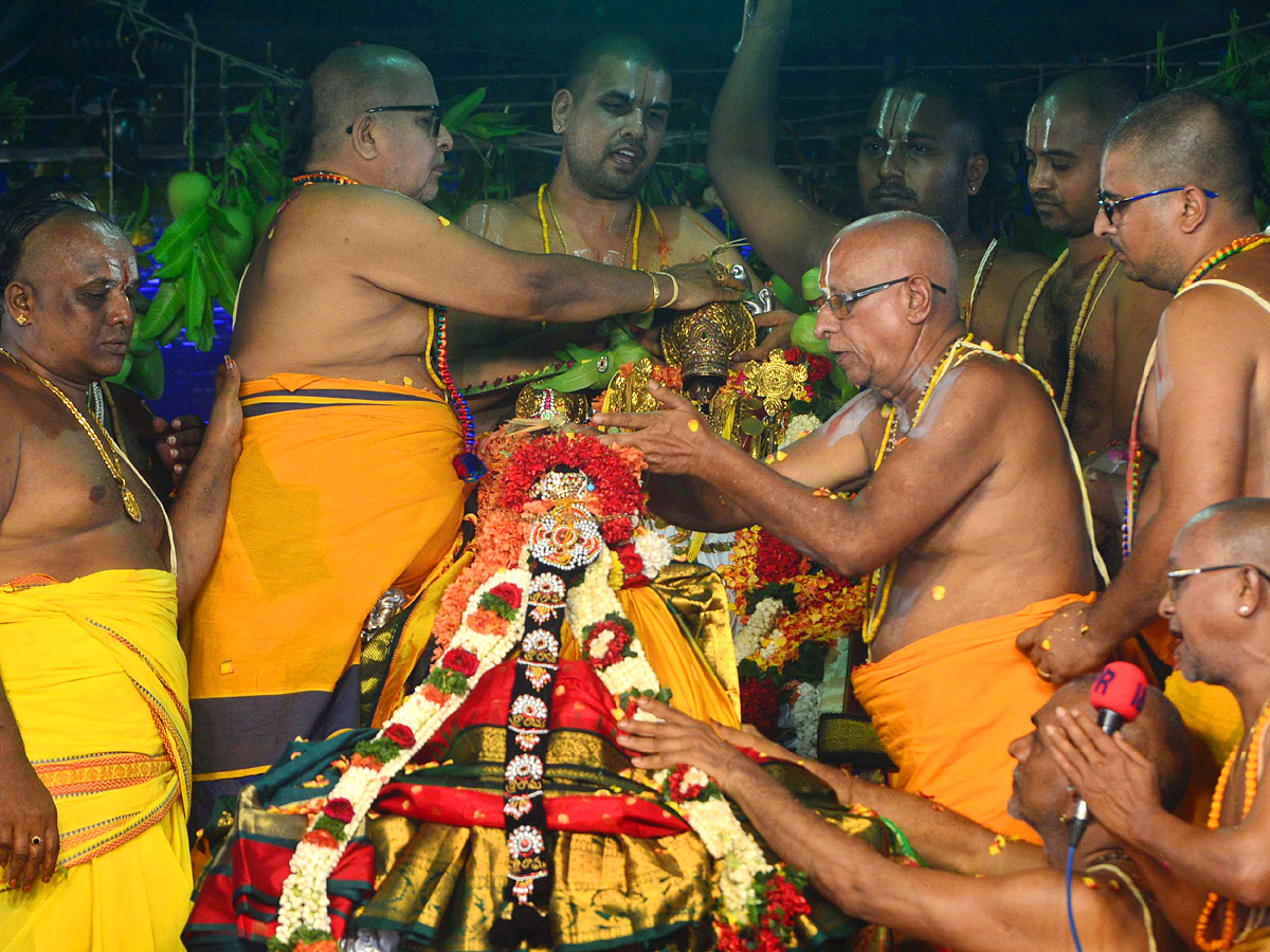  SriRama Navami Celebrations In Bhadradri Photo Gallery - Sakshi18