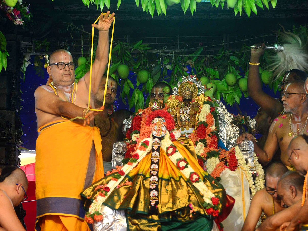  SriRama Navami Celebrations In Bhadradri Photo Gallery - Sakshi24