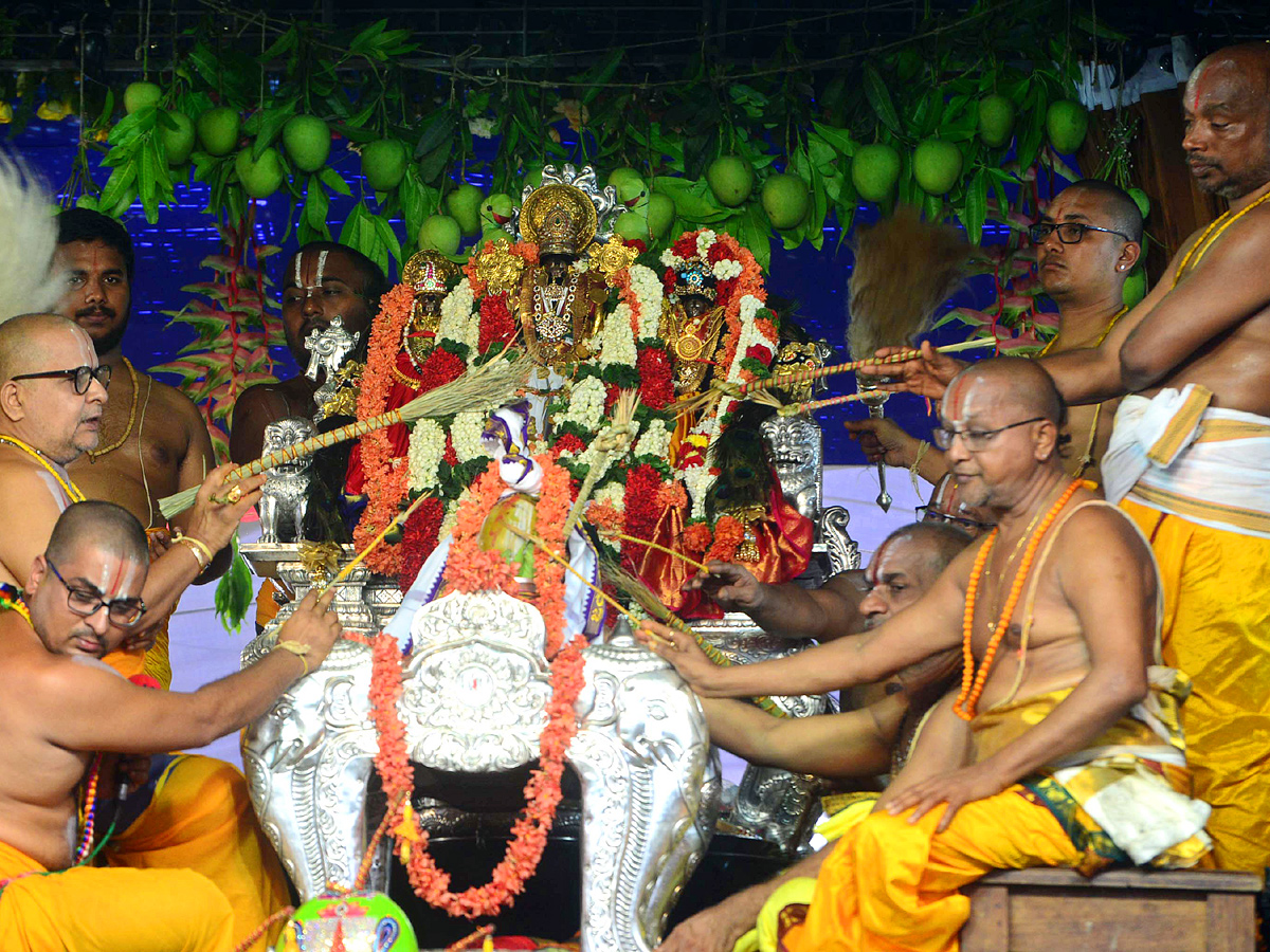  SriRama Navami Celebrations In Bhadradri Photo Gallery - Sakshi26