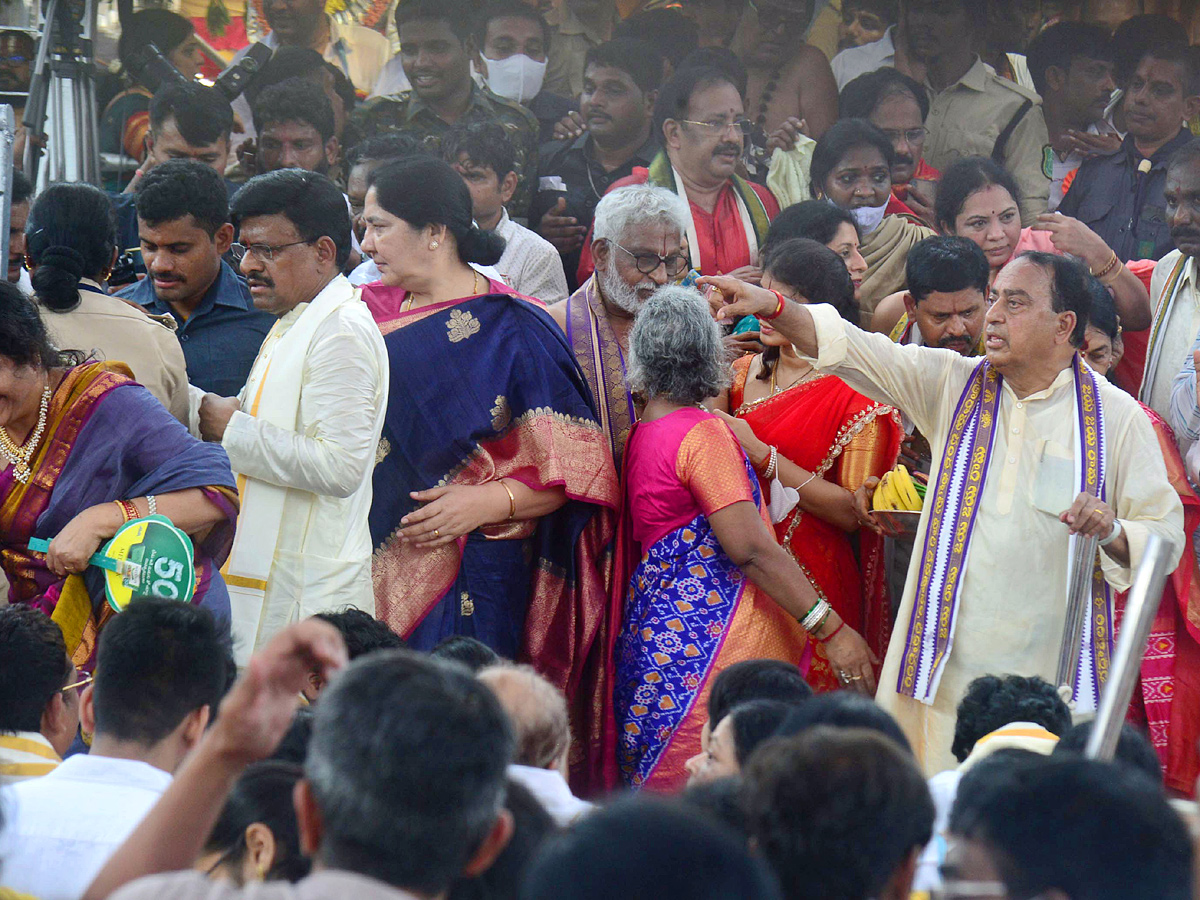  SriRama Navami Celebrations In Bhadradri Photo Gallery - Sakshi28