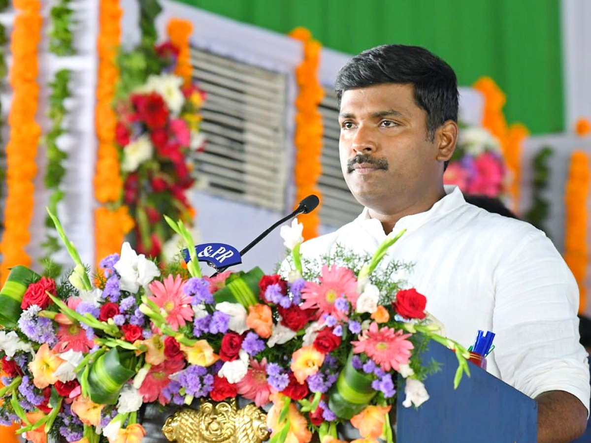 AP New Cabinet Ministers Swearing In Ceremony - Sakshi10