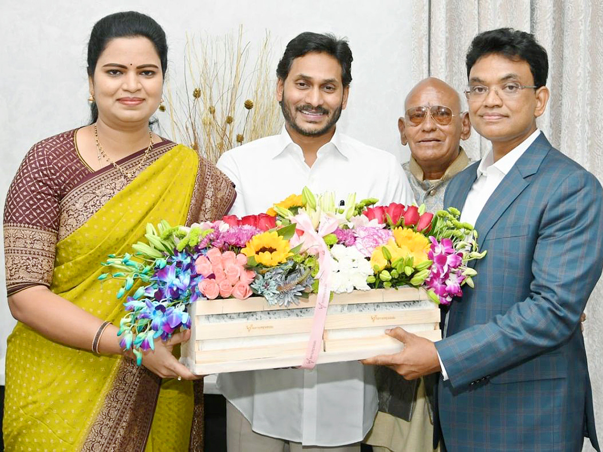 AP New Minsiters Meet CM Jagan For Special Thanking Photos - Sakshi2