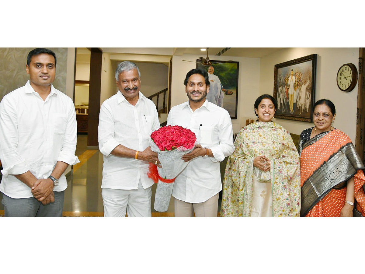 AP New Minsiters Meet CM Jagan For Special Thanking Photos - Sakshi3