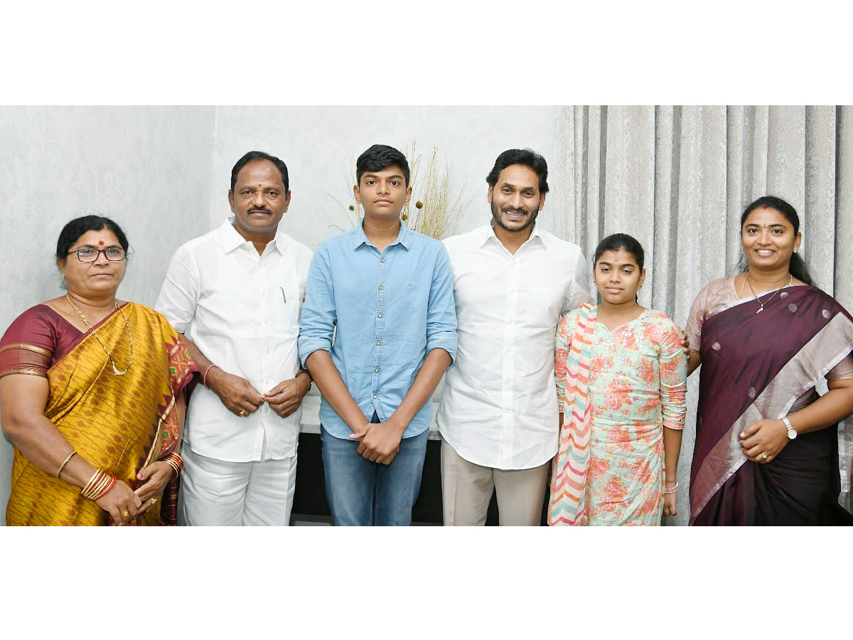 AP New Minsiters Meet CM Jagan For Special Thanking Photos - Sakshi7