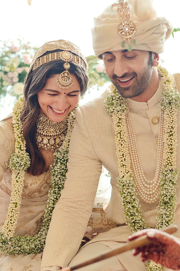 Alia Bhatt Ranbir Kapoor Wedding Photos - Sakshi12