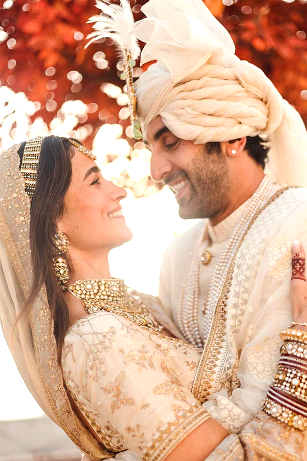 Alia Bhatt Ranbir Kapoor Wedding Photos - Sakshi17