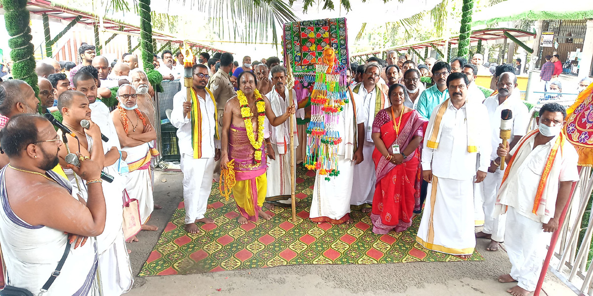  Sri Varahalakshmi Narasimha Swamy Vari Devasthanam Simhachalam Photos - Sakshi9