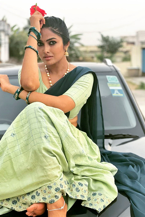 Divi Vadthya Latest Photos - Sakshi17