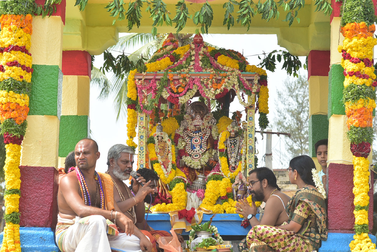 Chadalavada Raghu Nayakula Swamy Kalyanam Photos - Sakshi2