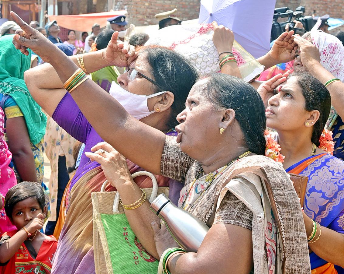 Chadalavada Raghu Nayakula Swamy Kalyanam Photos - Sakshi15