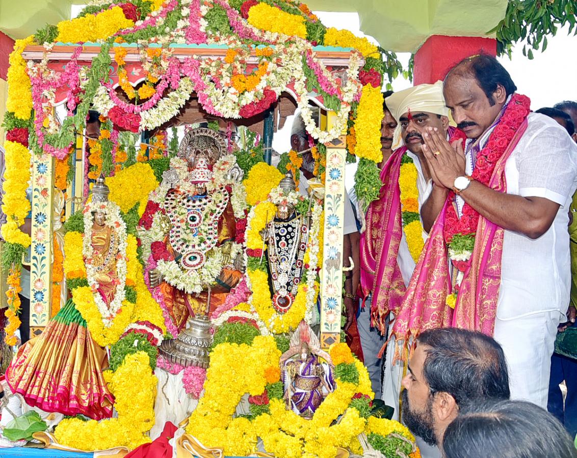 Chadalavada Raghu Nayakula Swamy Kalyanam Photos - Sakshi18