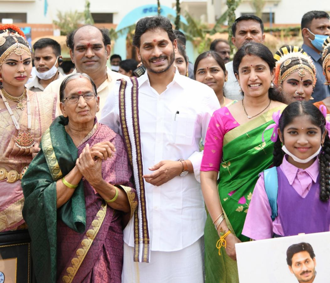 Photos: CM YS Jagan Couple Attends Ugadi Celebrations 2022 Tadepalli - Sakshi25