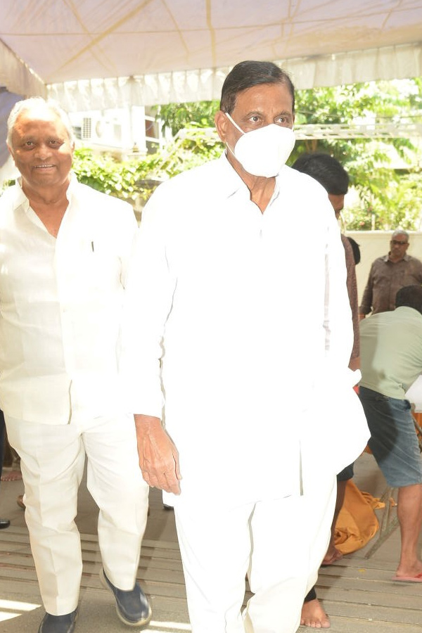 Tollywood Celebrities Pays Tribute To Producer Narayan Das Narang Photo Gallery - Sakshi10