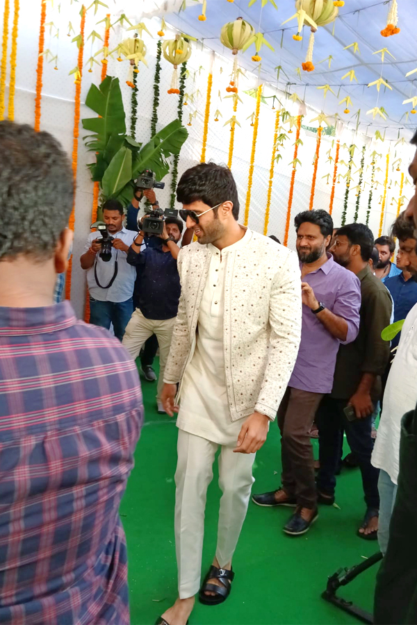 Vijay Devarakonda Samantha Movie Opening - Sakshi11