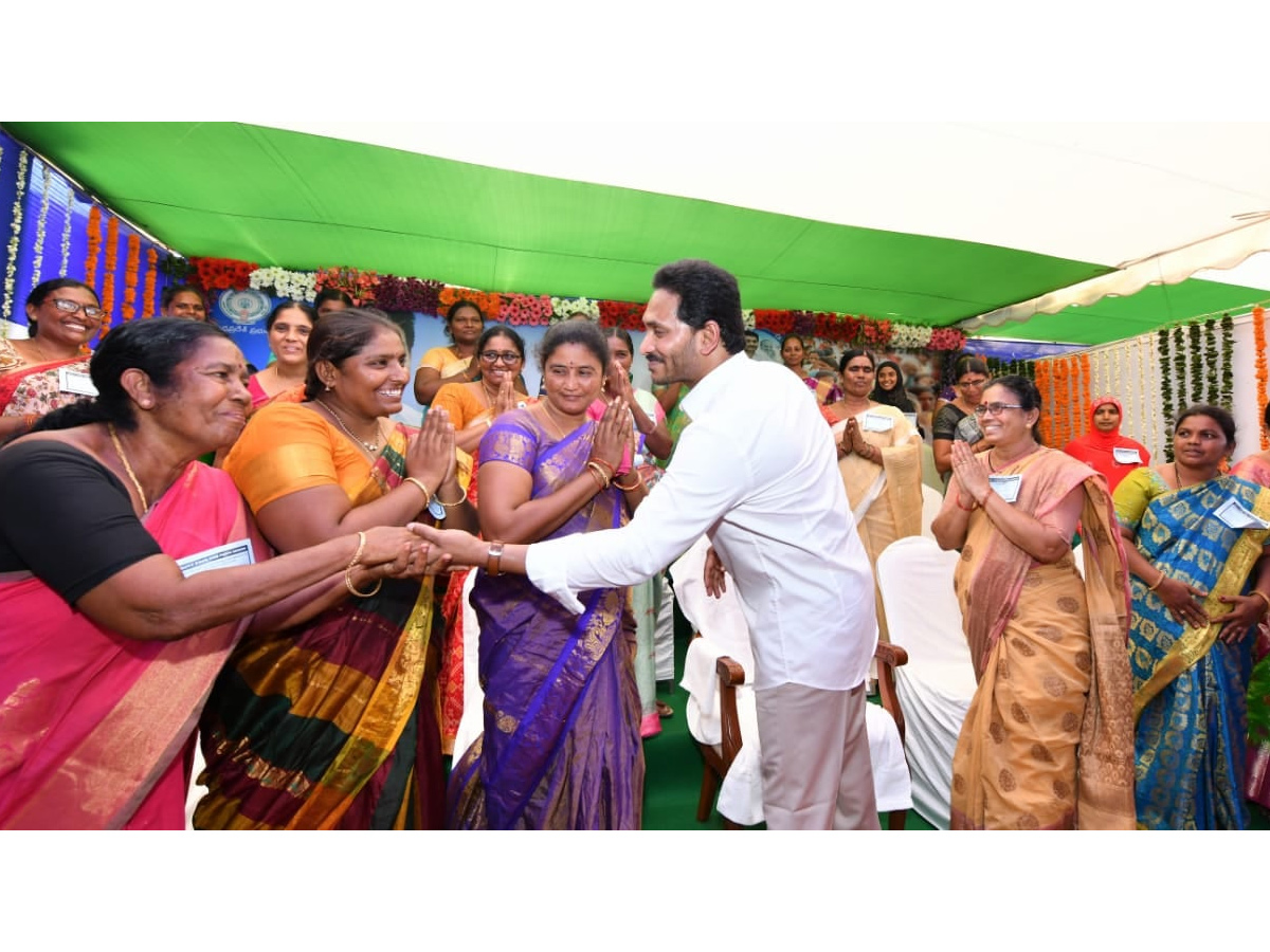 AP CM Jagan Launch 3rd Phase YSR Sunna Vaddi Scheme in Ongole Photo Gallery - Sakshi6