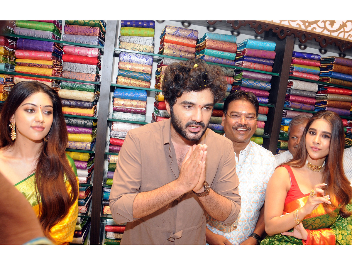 cine Actors at show room inaguration in Ananthapuram Photo Gallery - Sakshi2