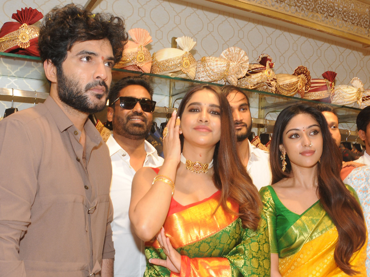 cine Actors at show room inaguration in Ananthapuram Photo Gallery - Sakshi5