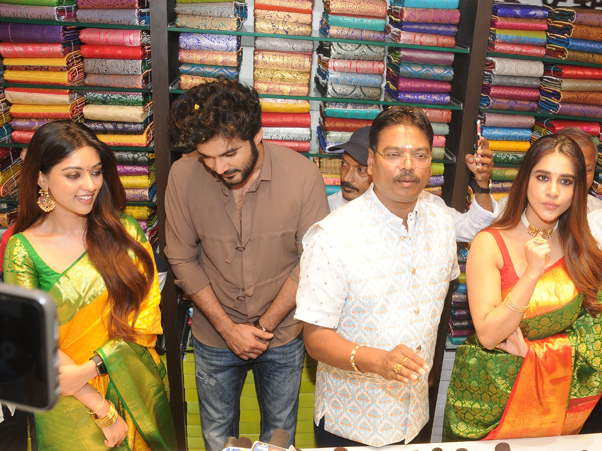 cine Actors at show room inaguration in Ananthapuram Photo Gallery - Sakshi17