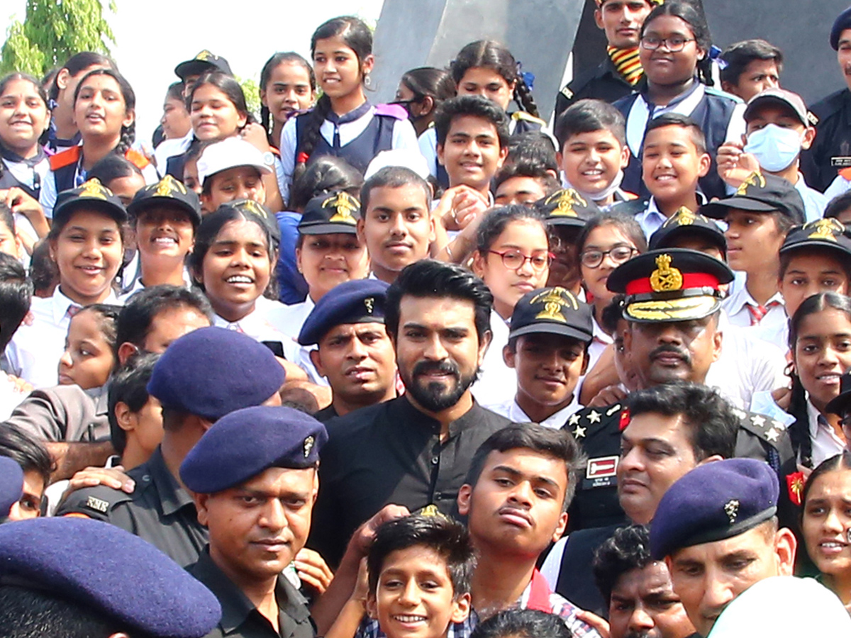 Ram Charan Pays Tribute to Army Jawans at Secunderabad Parade Ground Photo Gallery - Sakshi4