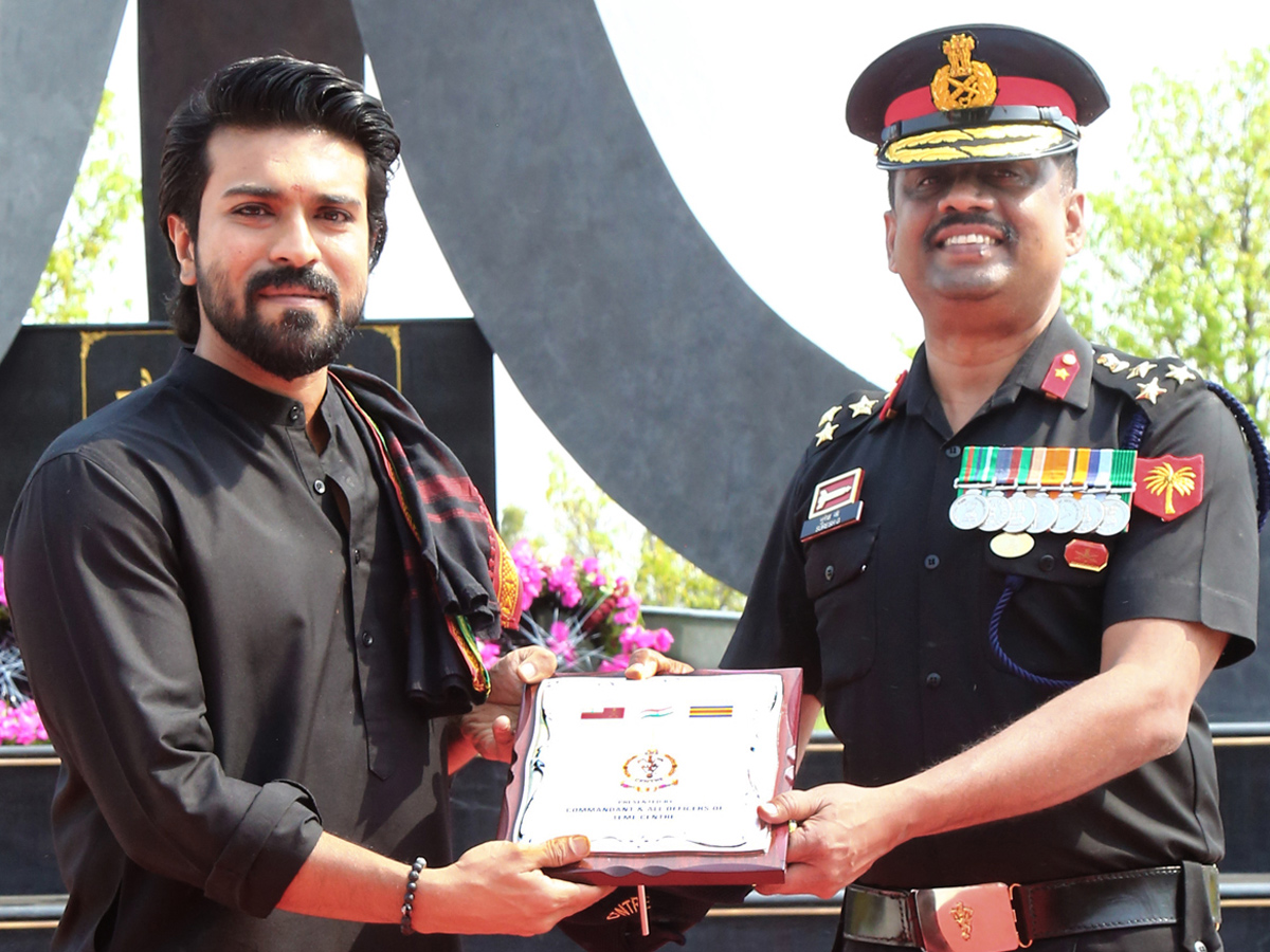 Ram Charan Pays Tribute to Army Jawans at Secunderabad Parade Ground Photo Gallery - Sakshi7