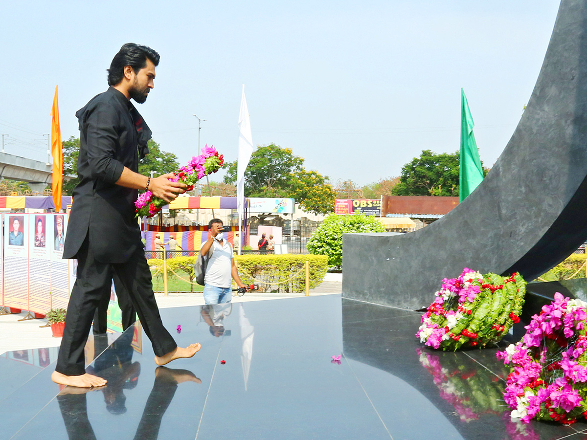 Ram Charan Pays Tribute to Army Jawans at Secunderabad Parade Ground Photo Gallery - Sakshi10