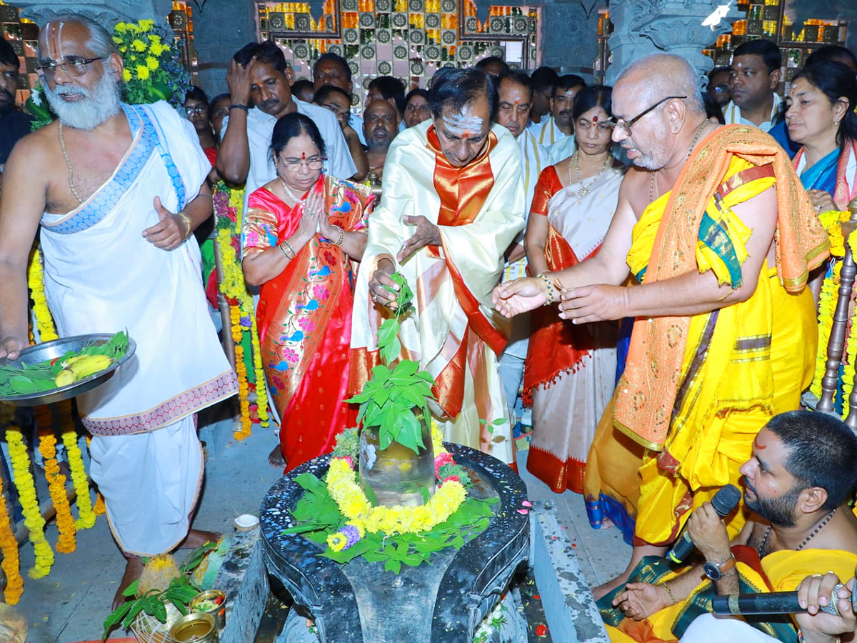 KCR Visits Yadadri Temple Photo Gallery - Sakshi11