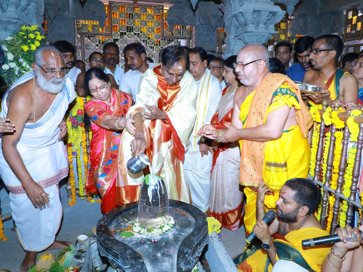 KCR Visits Yadadri Temple Photo Gallery - Sakshi12