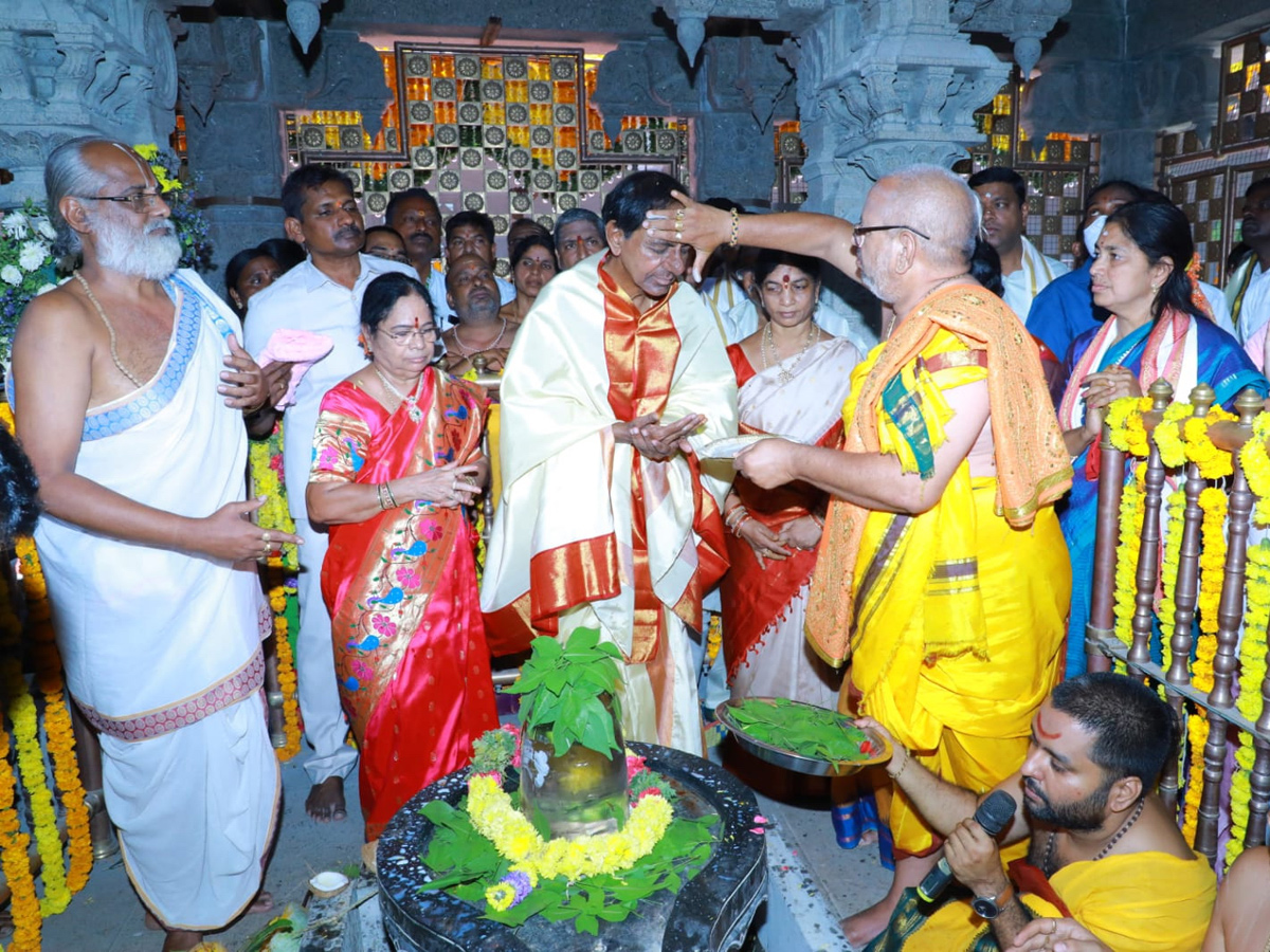 KCR Visits Yadadri Temple Photo Gallery - Sakshi15