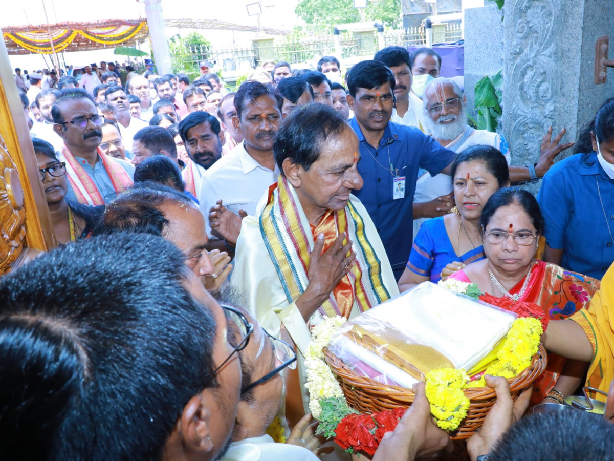 KCR Visits Yadadri Temple Photo Gallery - Sakshi16