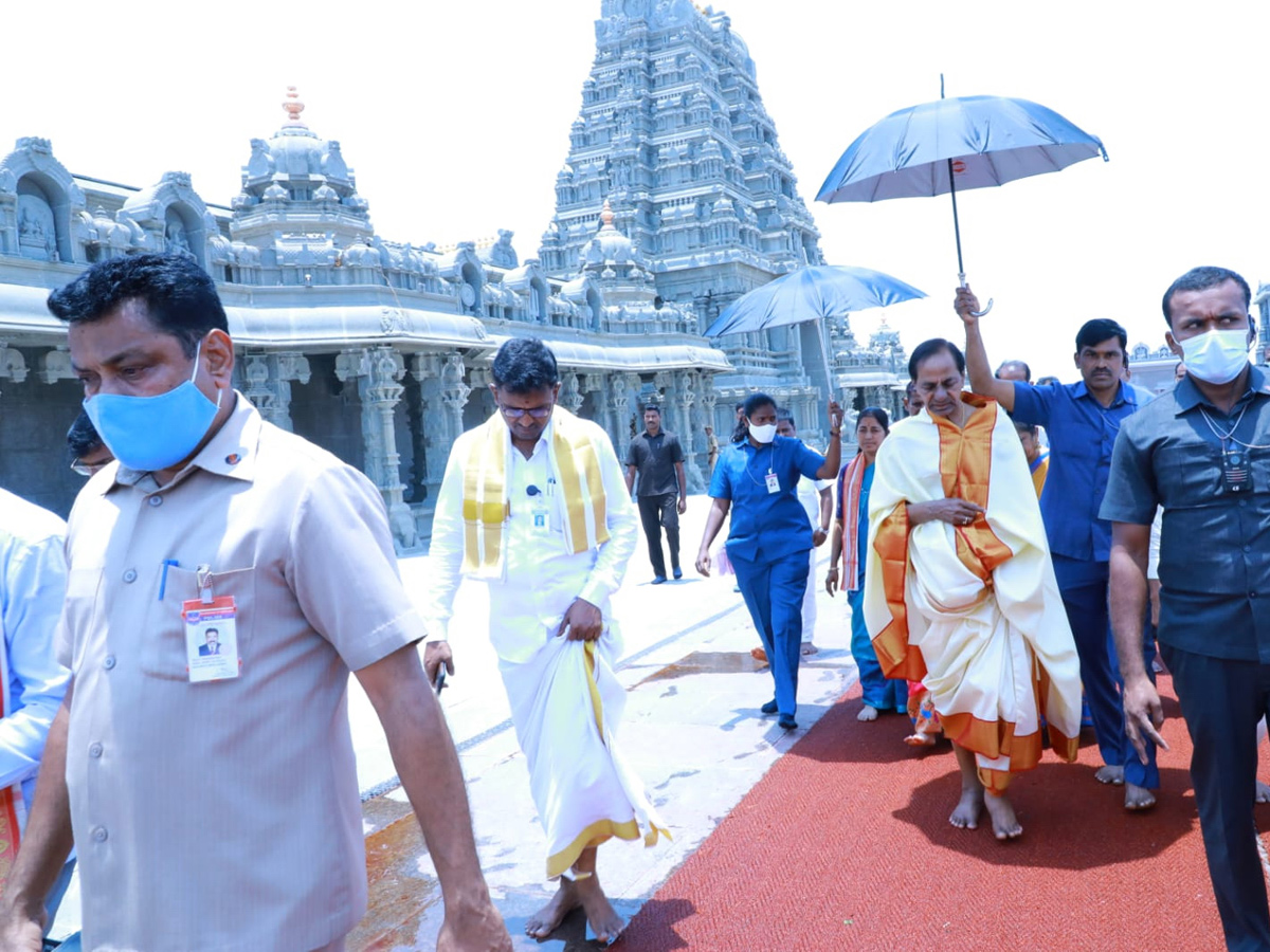 KCR Visits Yadadri Temple Photo Gallery - Sakshi17