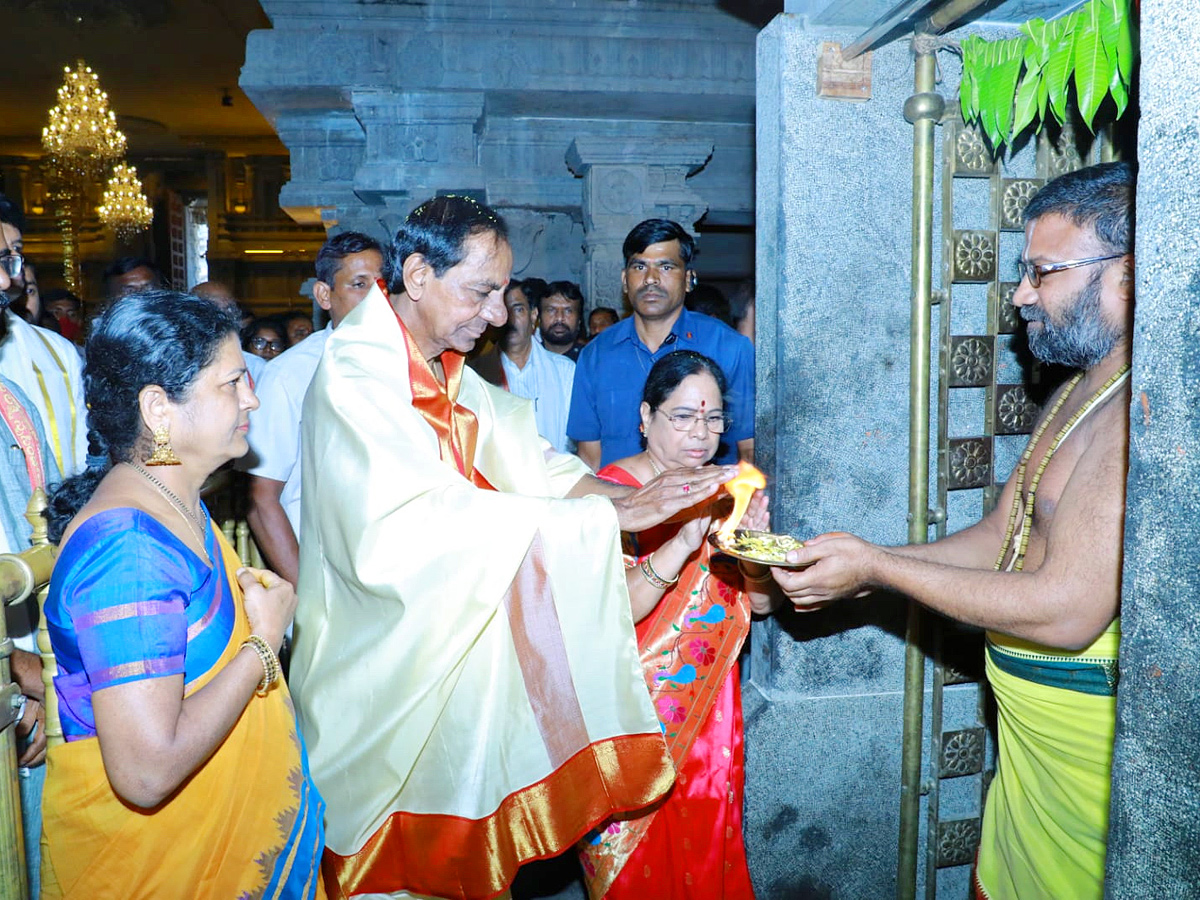 KCR Visits Yadadri Temple Photo Gallery - Sakshi18