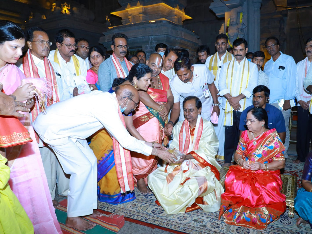 KCR Visits Yadadri Temple Photo Gallery - Sakshi21