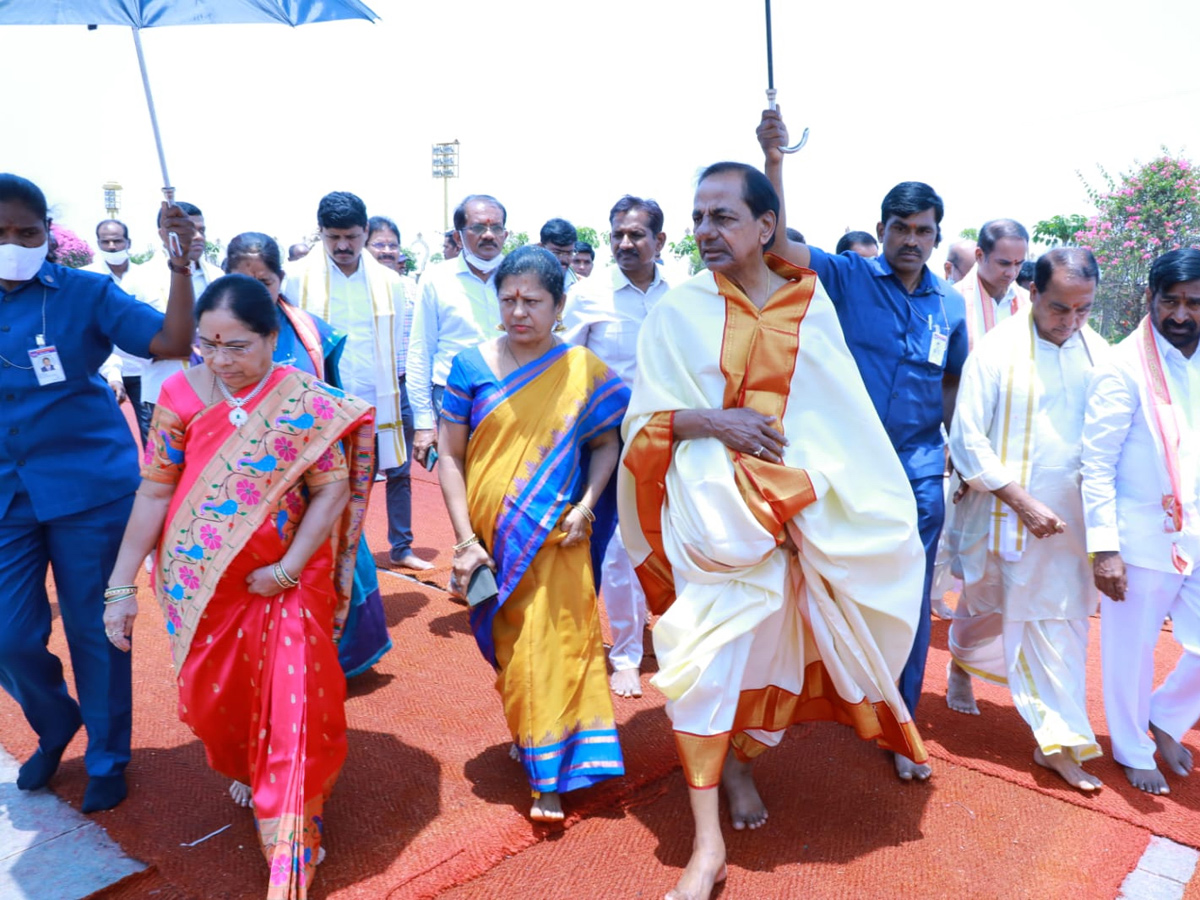 KCR Visits Yadadri Temple Photo Gallery - Sakshi25