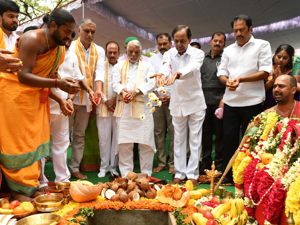 CM KCR Laying Foundation Stone for TIMS Super Speciality Hospitals in Hyderabad Photo Gallery - Sakshi8