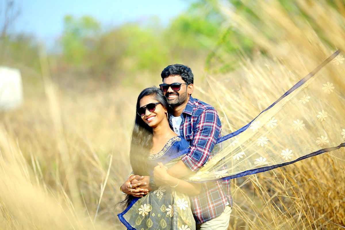 Wedding Photographers Beach Road Visakhapatnam - Sakshi1