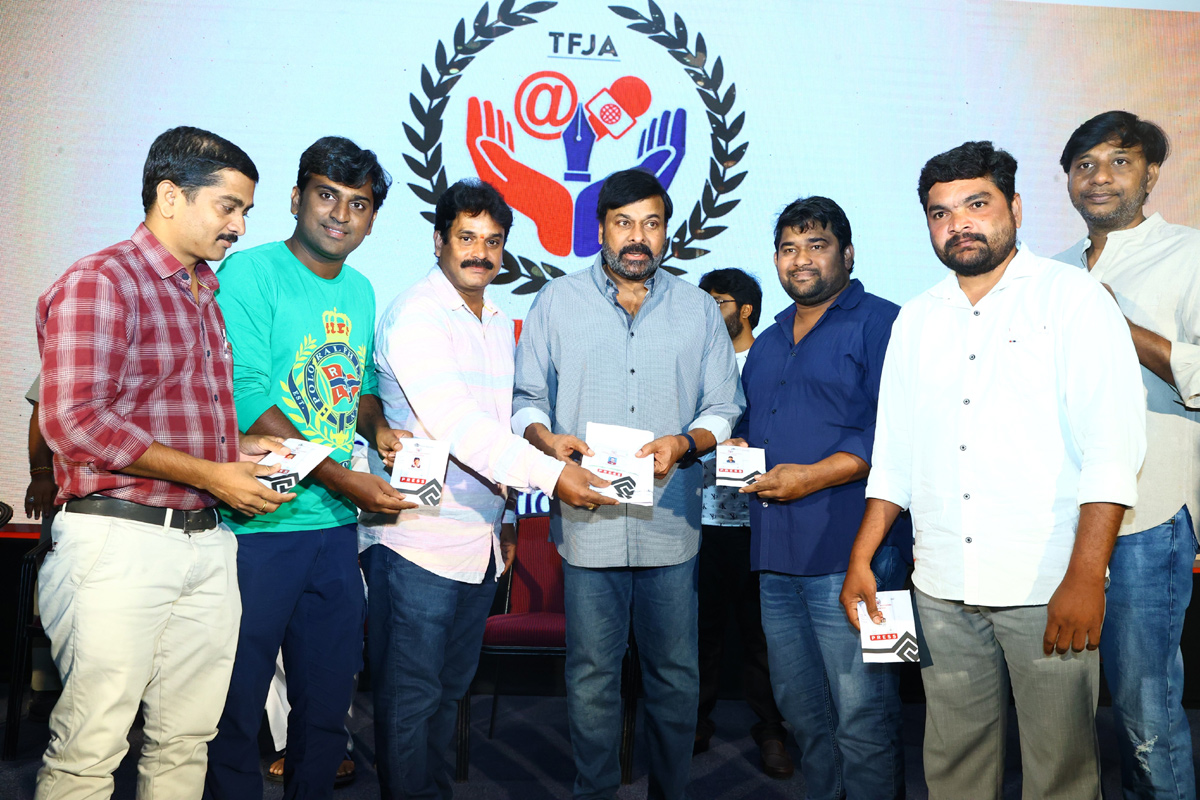 Chiranjeevi Distributes Insurance Cards to Film Journalists - Sakshi28