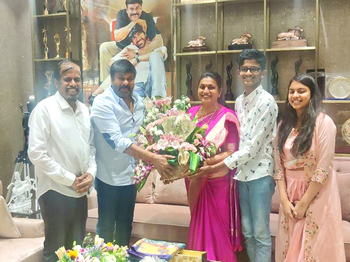 AP Minister RK Roja Family Meet CM KCR Chiranjeevi - Sakshi3