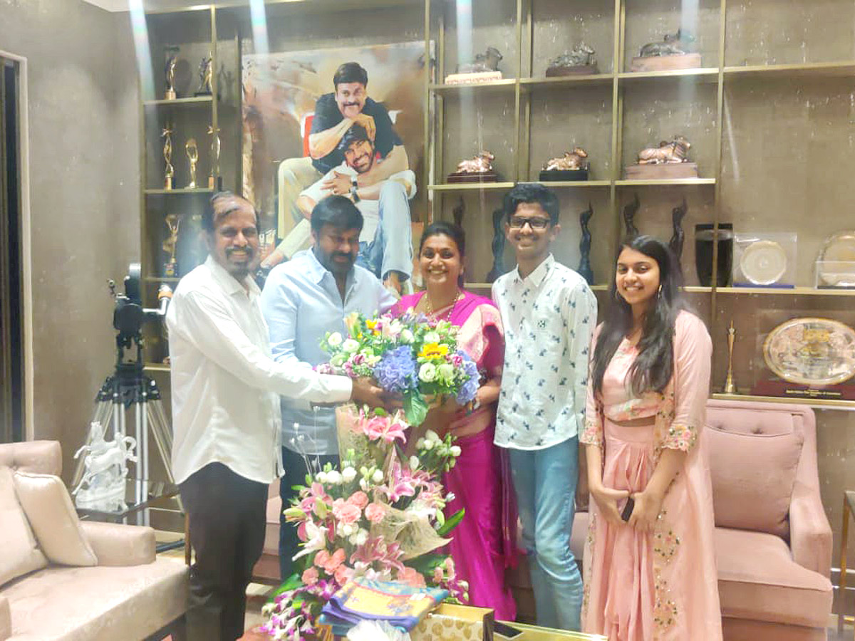 AP Minister RK Roja Family Meet CM KCR Chiranjeevi - Sakshi8