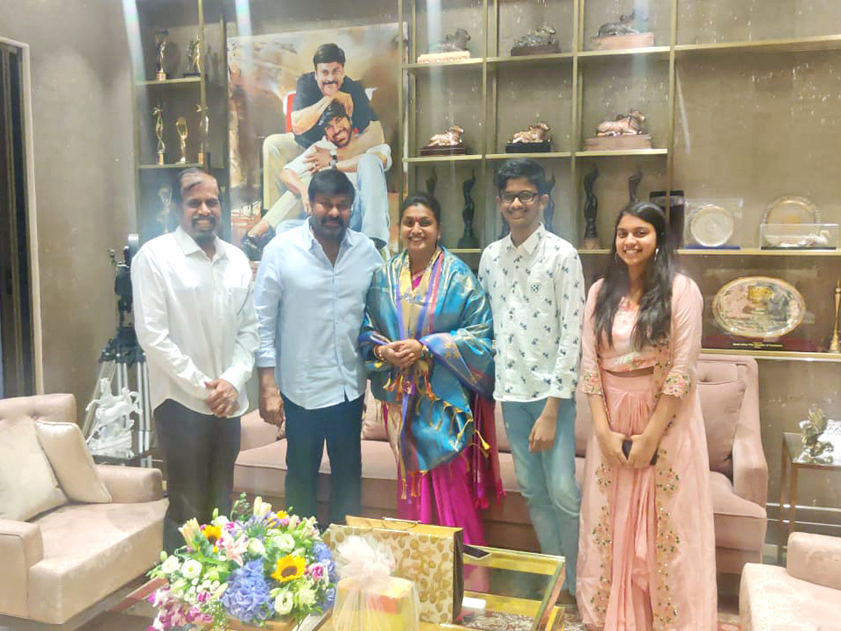 AP Minister RK Roja Family Meet CM KCR Chiranjeevi - Sakshi9