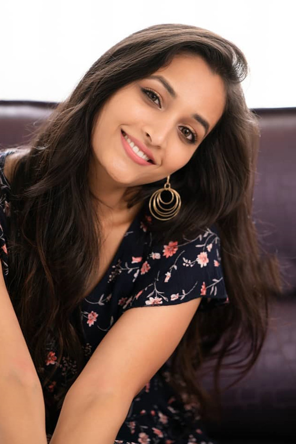 KGF Movie Actress Srinidhi Shetty Latest Photos - Sakshi12