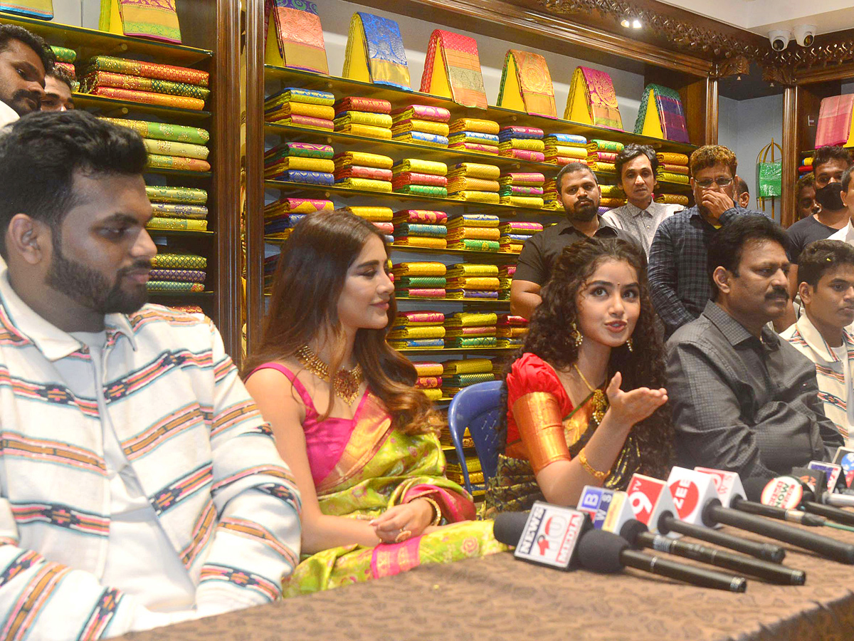 Anupama parameswaran Nabha natesh in at khammam Photo Gallery - Sakshi3