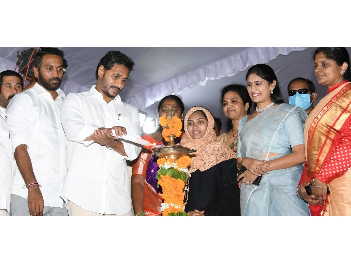 CM YS Jagan Nandyal Tour Photo Gallery - Sakshi8