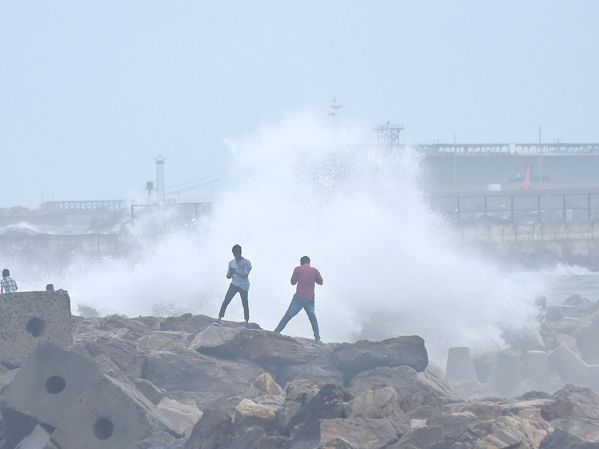 Asani Cyclone on Uttarandhra HD Photos - Sakshi13