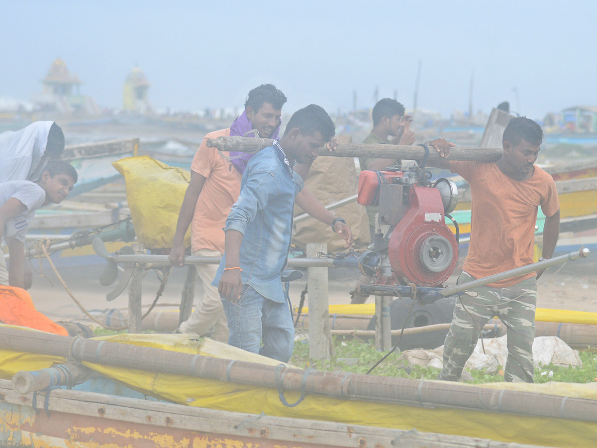 Asani Cyclone on Uttarandhra HD Photos - Sakshi14