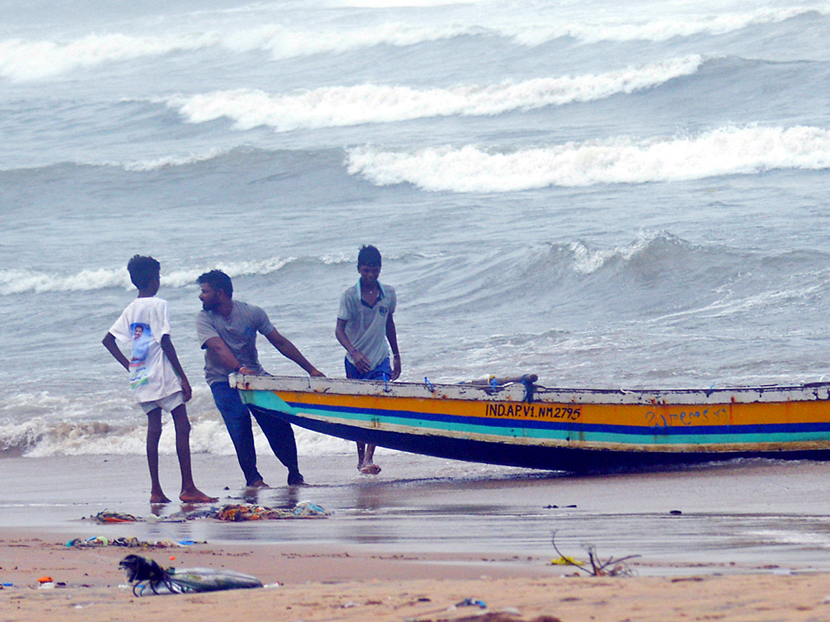 Asani Cyclone on Uttarandhra HD Photos - Sakshi25