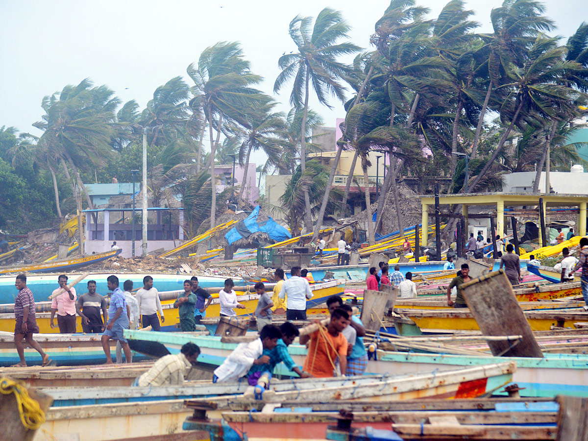 Asani Cyclone on Uttarandhra HD Photos - Sakshi26