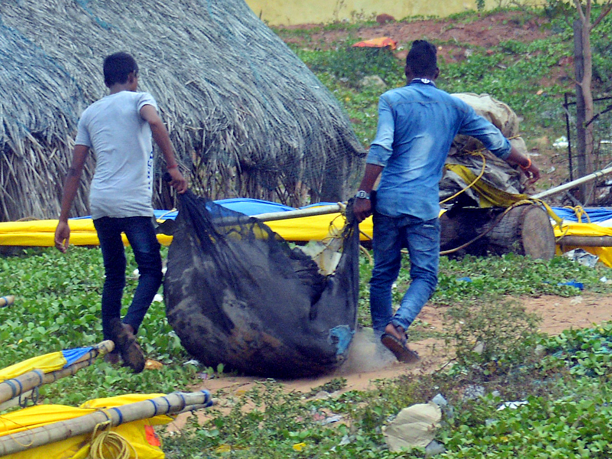 Asani Cyclone on Uttarandhra HD Photos - Sakshi6