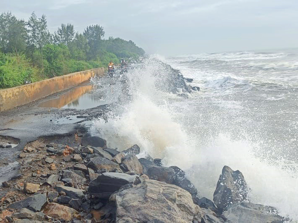 Cyclone Asani To Hit Uttarandhra Photo Gallery - Sakshi2