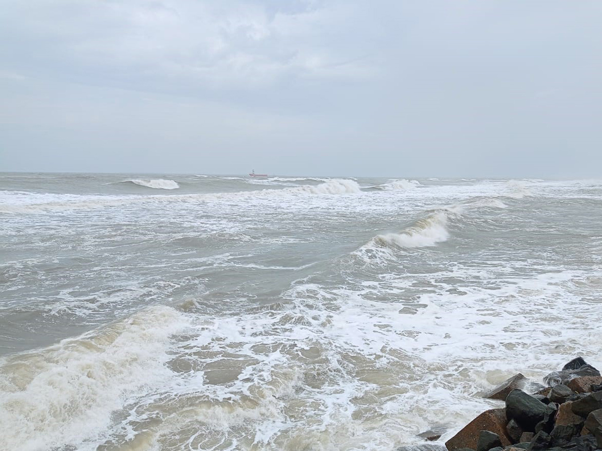 Cyclone Asani To Hit Uttarandhra Photo Gallery - Sakshi21